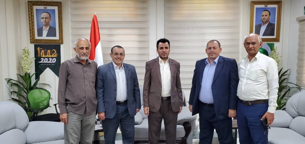 وفد من رابطة مرضى السرطان ومؤسسة الشفقة في زيارة لمعالي وزير الصحة العامة والسكان بصنعاء