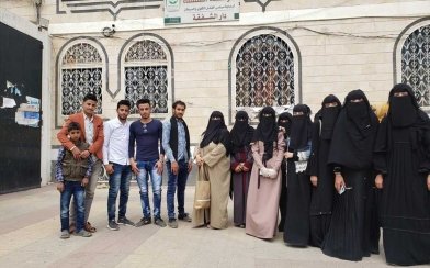 وفد طلابي من جامعة اليمن والخليج في زيارة لمؤسسة الشفقة