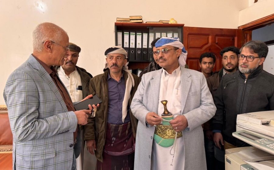 زار عضو المجلس السياسي الأعلى الأستاذ سلطان السامعي مؤسسة الشفقة لرعاية مرضى الفشل الكلوي والسرطان