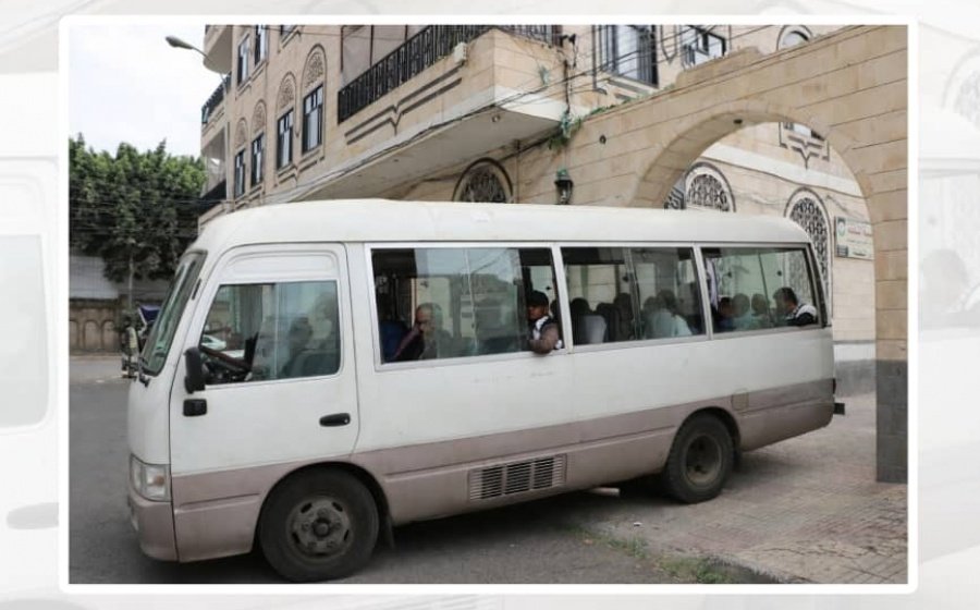 بين سكن "الشفقة" ومراكز العلاج.. حكاية حافلات تقطع مسافات الوجع لتؤمن مواعيد الحياة